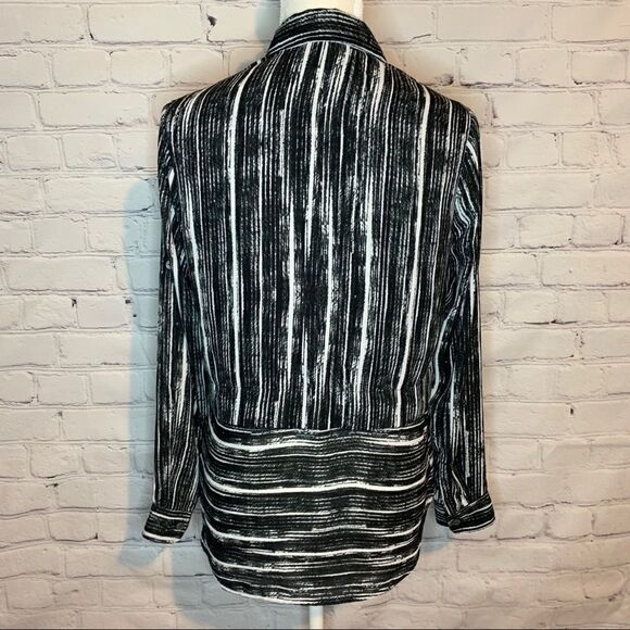 Banana Republic Long Sleeve Tiered Delany shirt - Picture 4 of 6